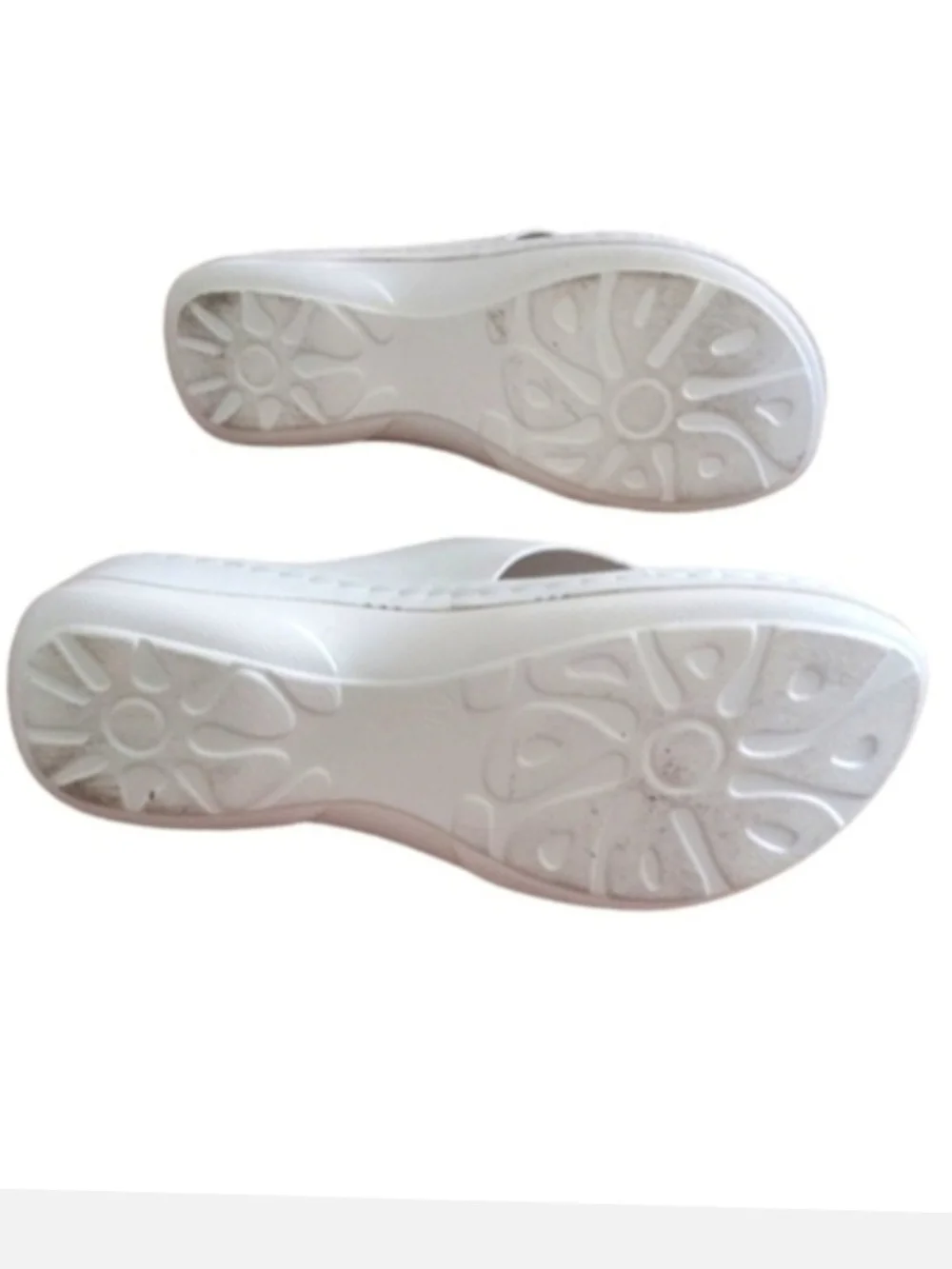 White Thong Sandals with Silver Accent - Women's Casual Slides - Picture 3 of 8